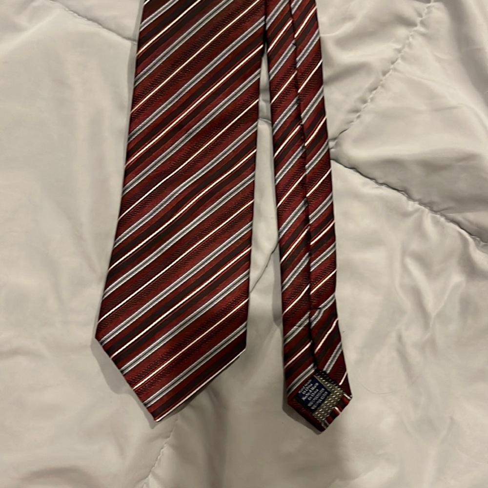 Stafford essentials tie